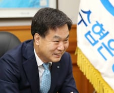 김진균 수협은행장 "대출중단, 연말까지 없다"