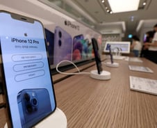 "아이폰13의  새로운 연결옵션…'위성연결' 기능?"[IT썰]