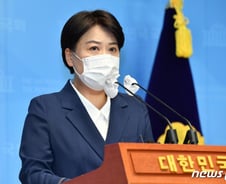 [단독]본의 아니게 월급 받는 윤희숙, "세비 전액 반납"