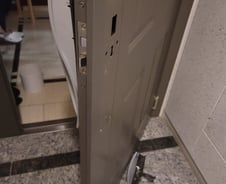 경찰이 부순 가세연 강용석·김세의 현관문 누가 고쳐야할까[팩트체크]