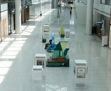 '적과의 동침'부터 '직구'까지 시도…면세점 고군분투