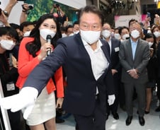 [단독]"최태원 국감 나와라"...文정부 '수소경제' 묻겠다