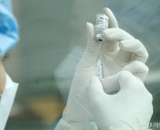 [기자수첩]"백신 부작용 청원, 왜 올리냐 하면요…"