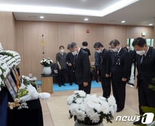 [단독]文 '현충일 조문' 뒤에도... 軍 최소10명 스스로 생 마감