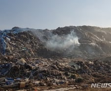 7년 걸린다던 의성 쓰레기산은 어떻게 20개월만에 사라졌나