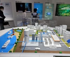 "주식 사야 돼요?" 그린 비전으로 관람객 홀린 SK