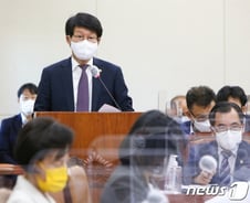 안경덕 노동부 장관 "곽상도 아들 50억, 노동법과 관련없어 보여"