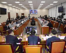 '저출산' 지적한 복지위…"낳은 아이라도 잘 키울 수 있게"