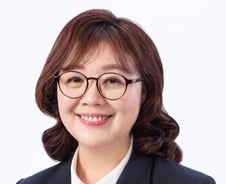 산자위 국감에 소환된 조성은..."마세라티 타는 파렴치범"