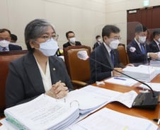 정은경 "내달 9일쯤 '단계적 일상회복' 시작 가능"