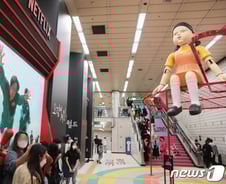 [광화문] '오징어 게임'이 보여준 'OTT 게임'