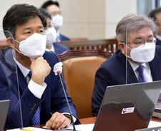 "YS 기부금 60억원 늦게 썼다고 억대 증여세 폭탄"