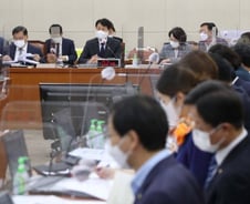 신풍제약 '피라맥스' 사재기 논란...김강립 "코로나 치료용 아냐"