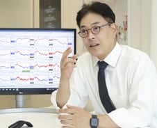 '유튜브' 외도하는 KT 임원…"주가 조정? 실적으로 증명할 것"