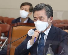 "넷플릭스 '오징어게임' 만드는데, KBS 콘텐츠 역량 떨어져"