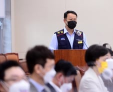 "무노조→친사노조…노동자 현실은 오징어게임 시즌2"