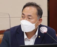 김원이 "항문침 효과 있냐"…한의학계 "의료법 위반"