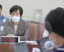 "리영희 존경해? 北, 합법정부?"…방문진 이사장에 질문, 이유는