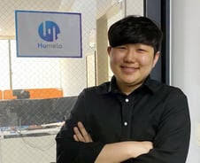 "오징어게임 5개국어 더빙판, 전부 이정재 목소리…이게 가능?"