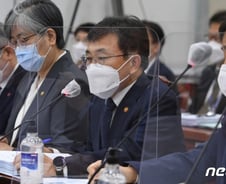 정은경 "얀센 백신, 돌파감염 높아 추가접종 방안 마련할 것"