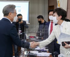 이재명, 김은혜와 설전 뒤 페이스북에 "언론인 여러분…"
