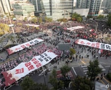 "민노총도 빨간불에 건너는데..."[오동희의 思見]