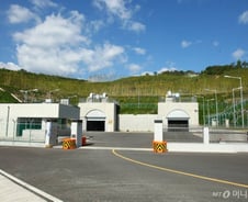 [단독]"자리 거의 다 찼는데"...중저준위 방폐장 착공 또 미뤄졌다