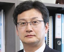 [기고] 요소수 대란, 기술적 땜질 대신 장기적 해법 찾아야