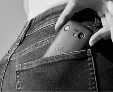 '죽은 빵도 살려낸다'는 日 발뮤다 스마트폰 출시..근데 반응이[IT썰]