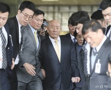 전두환, 오늘 오전 자택에서 사망…세브란스병원으로 이송