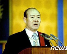 "경제는 당신이 대통령이야"…전두환 '3저' 호황 기반 고도 성장