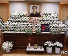 정부 "전두환, 국립묘지 안장 불가" 재확인…내란죄는 배제대상