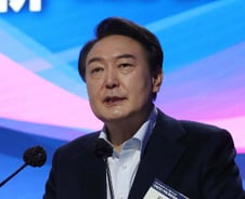 윤석열 "전두환 조문 가야"…5·18 질문엔 "상중에 시의적절치 않아"