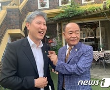 故노태우 조문한 '광주 시민군' 박남선 "전두환은 애도도, 조문도 안해"