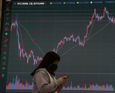 [단독] 벼락거지 될라…'코인'에 진심인 韓, GDP 5배 사고팔았다