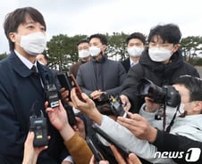 [단독]이준석측 "제주 담판? 尹 연락 없어, 6일 전 상경 계획 없다"