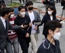 [단독]'남성몸캠' 김영준과 음란물 교환, 여장 동성애자 40대男 이미 재판 중