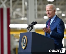 美정부 차량 모두 전기차로…IT업계 반도체 수급난 설상가상