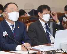 100조원 퍼준다면서...'나랏빚 한도' 얘긴 1년간 딱 2시간 했다