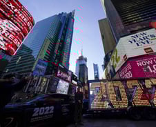 "코로나 이길것" 새해 첫날↑...애플 3조弗 돌파 [뉴욕마감]