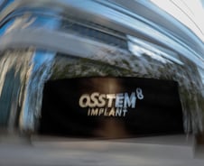 [단독]오스템임플란트 내부감사 22명→11명, 돈아끼다 1880억 잃었다