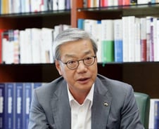 [단독]황영기 돌아왔다…아이트러스트 설립