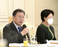 "공공부문 女유리천장 깨자"던 문재인 정부, 5년 성적표 보니