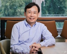 "일반인 4·5차 접종은 불필요..오미크론, 경증 호흡기 바이러스로 토착화될 것"