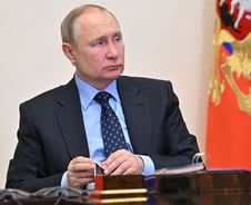 [단독] 李, 러 대사에 '우크라' 꺼내…尹도 '강경 메시지' 열어둬