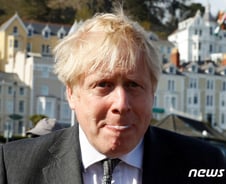 "허가 안 받아도 되니까 일단 장사 시작해"...대못 뽑은 나라들