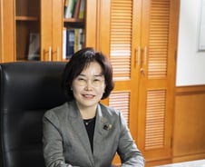 [기고]고령자의 디지털 금융소외를 개선하려면