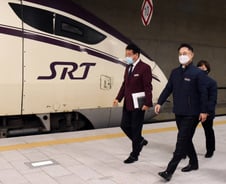 [단독]SR, 상임이사에 코레일 출신 뺐다..철도통합 '기싸움' 시작