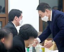 野 단일화 "안해야" 46.2%…安 제안 철회 "영향 없다" 60.9%