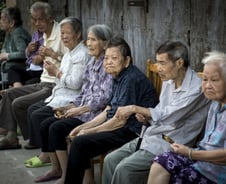 韓·日보다 빨리 늙는 中, 노인만 2.6억명…'OO산업' 뜬다[차이나는 중국]